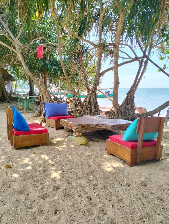 Fat Rabbit Beach Resort Kep Exterior foto